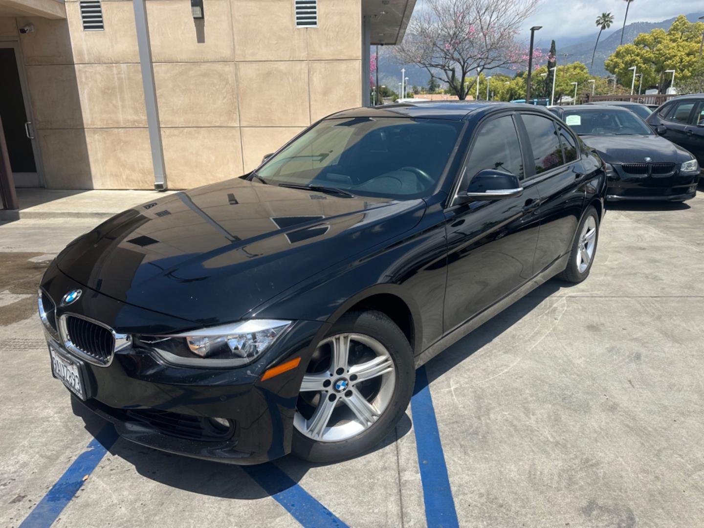 2015 Black Metallic /Black BMW 3-Series 328i SULEV (WBA3C1C58FK) with an 2.0L L4 DOHC 16V engine, 8-Speed Automatic transmission, located at 30 S. Berkeley Avenue, Pasadena, CA, 91107, (626) 248-7567, 34.145447, -118.109398 - Navigation! Leather Seats! Moon-roof! Back up Camera! This 2015 BMW 3-Series 328i SULEV looks and drives well. We can help! We are the bank. All our cars are thoroughly inspected and reconditioned by our technicians. FREE CARFAX report. Stop by or call to speak with our friendly staff. Whether you h - Photo#1